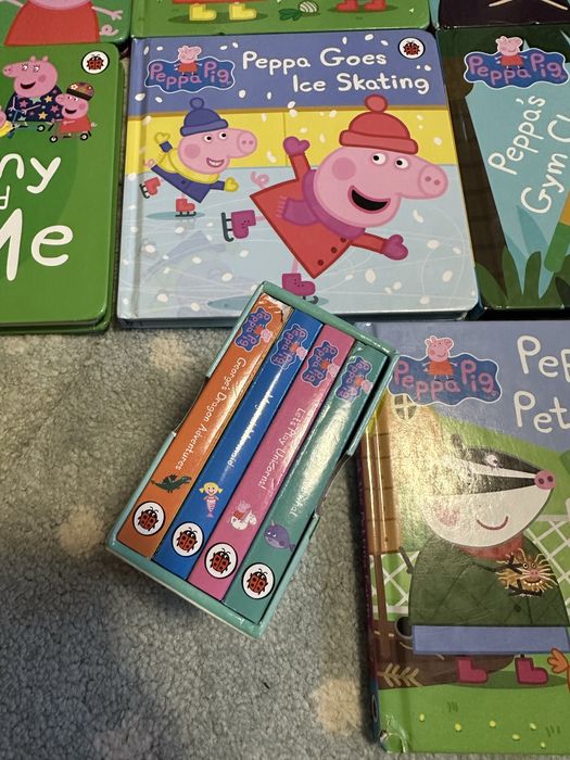 19 броя Английски книжки Peppa Pig