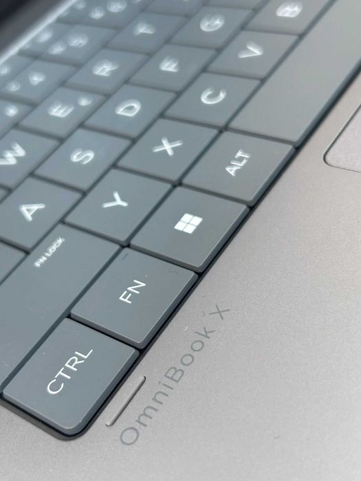 Laptop HP OmniBook X Flip 14 OLED, Intel Core Ultra 7, 32GB RAM, 1TB SSD