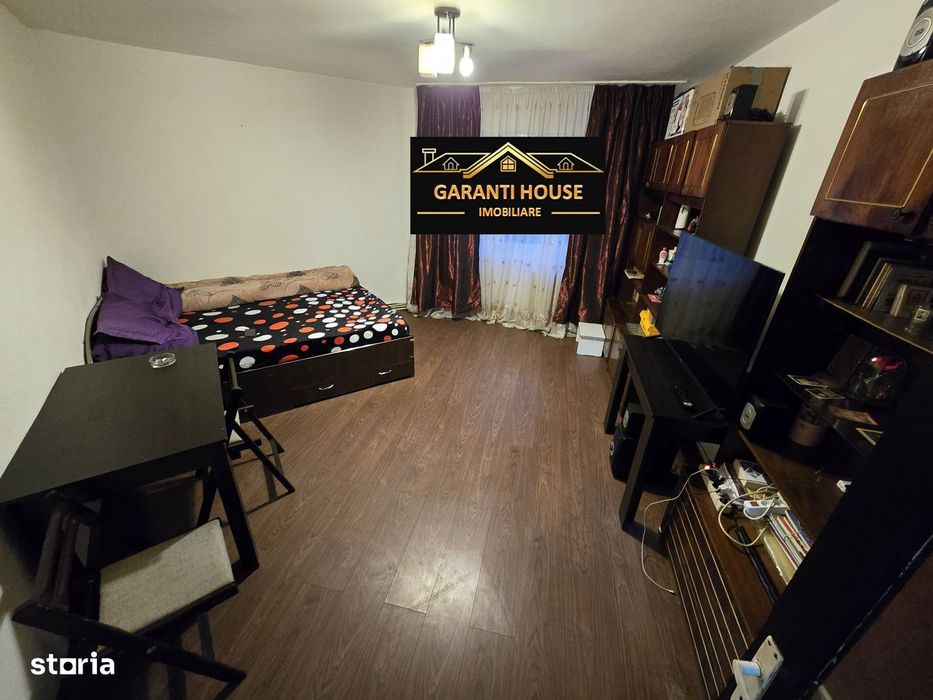 Petru Rares, apartament cu 2 camere, decomandat, 75 000€ negociabil