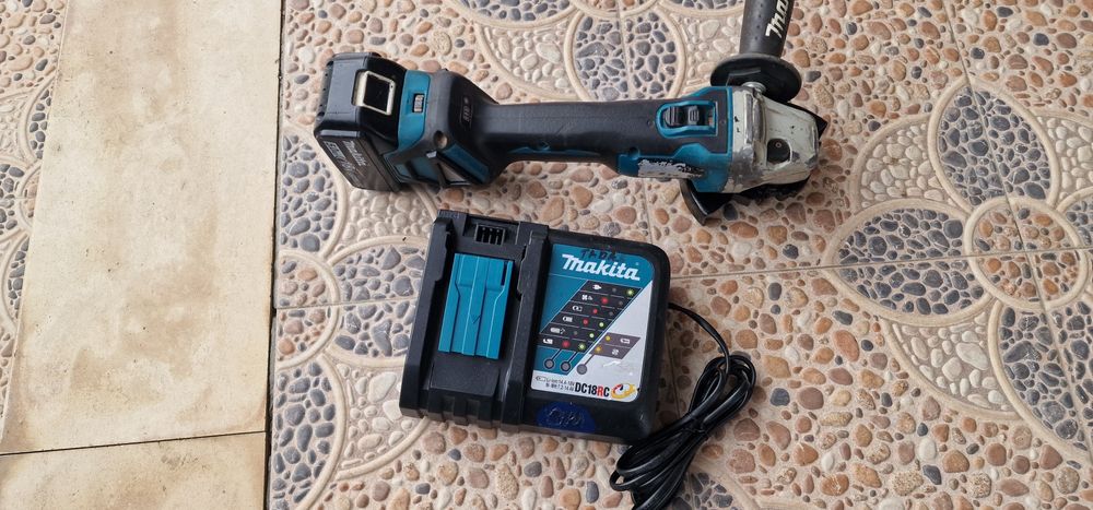 Акумулаторен ъглошлайф Makita DGA511