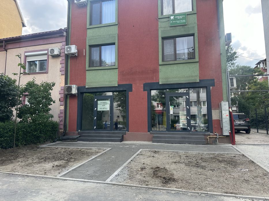 Inchiriez spatiu comercial  45m calea martirilor 44