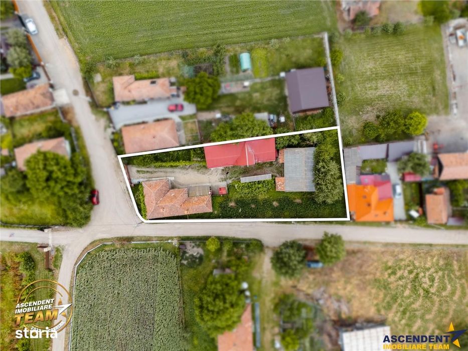 Ansamblu: Casa + atelier + sura + 1.123mp teren,  Sat Lunga, Covasna