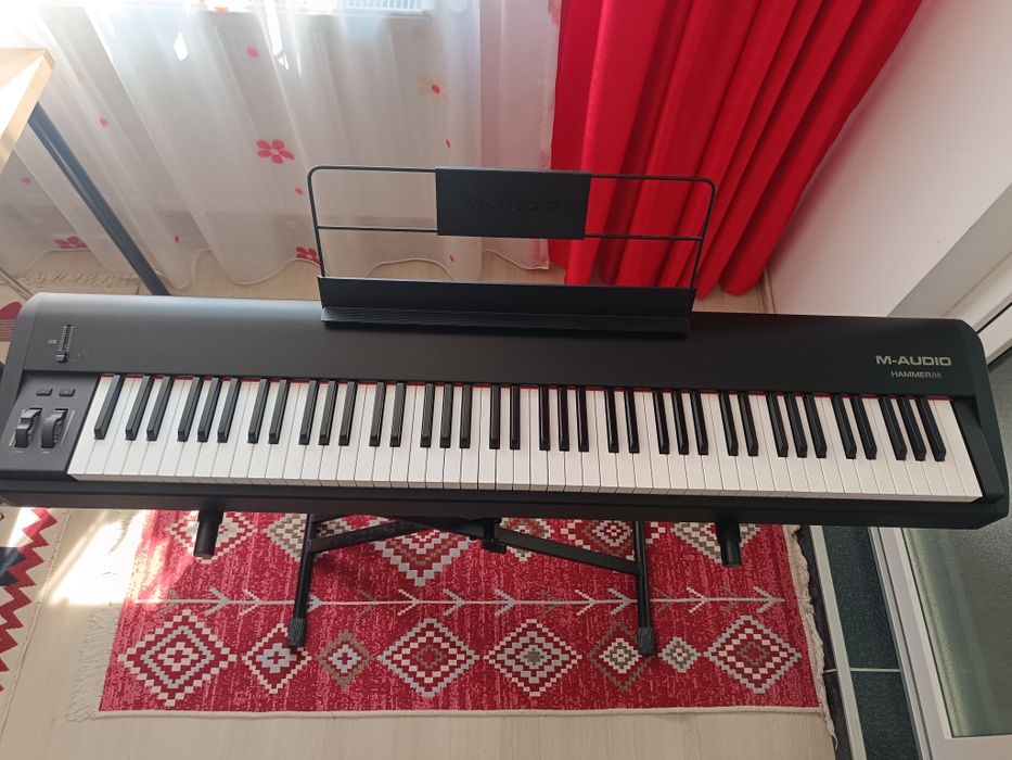 M-Audio Hammer 88 + stativ