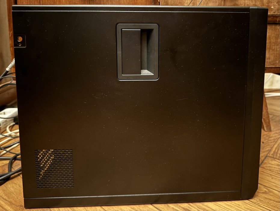 Vând server Dell PowerEdge T20, 24 GB RAM, 2x1.9TB HDD, perfect functional