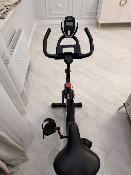 Продам велотренажер Genau