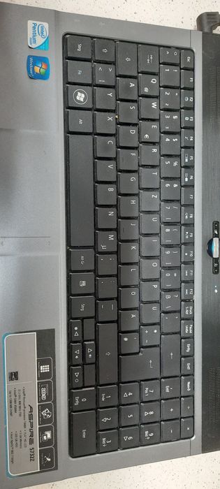 Vand doua laptop-uri