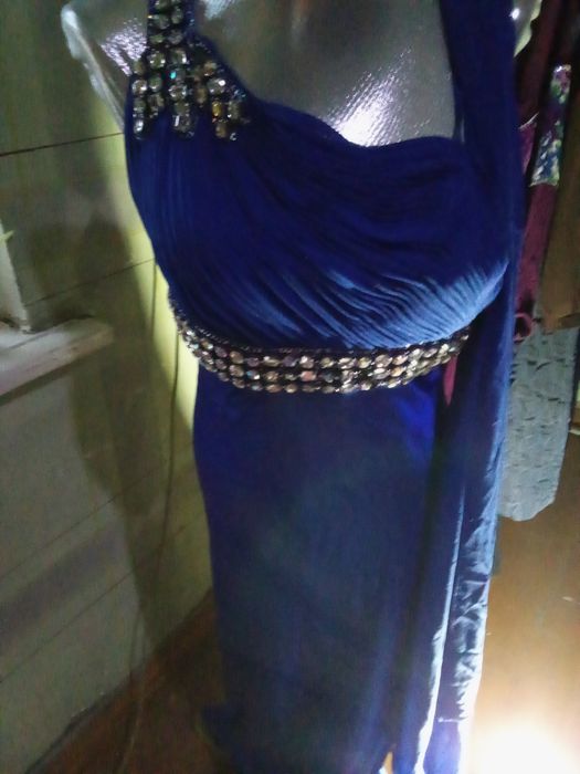 Вечерние женские платья