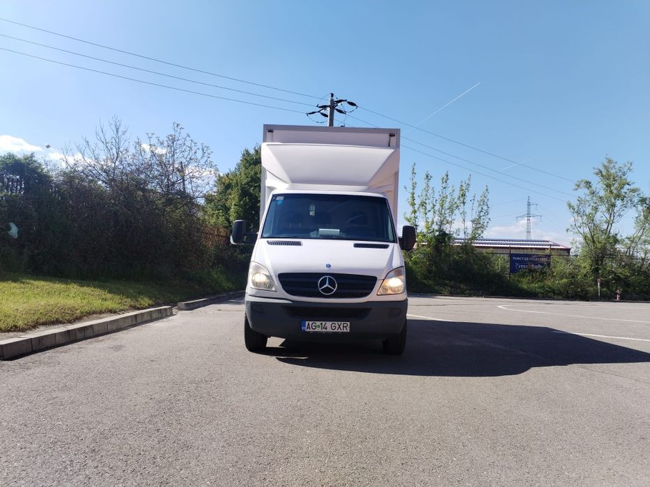 Vând Mercedes sprinter