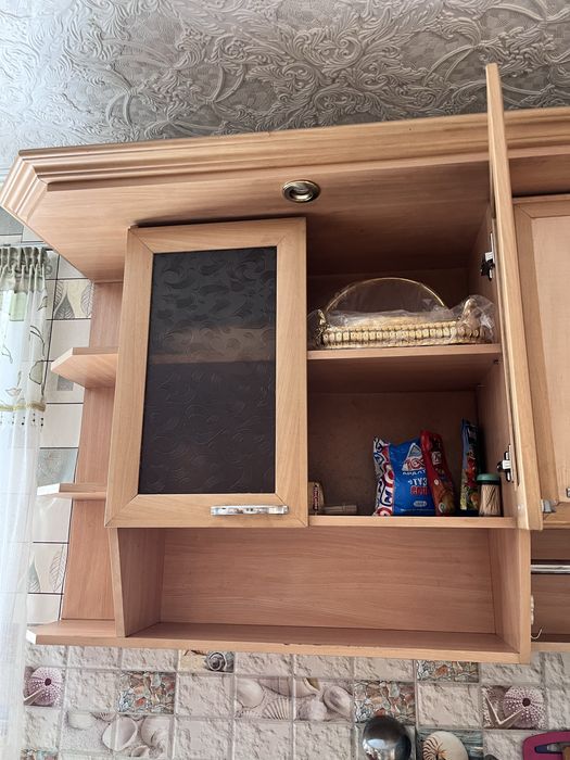 Продам кухней шкаф срочно