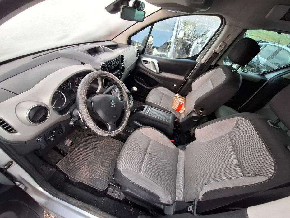 Peugeot Partner 1.6 Бензин на части! ---Счупен Двигател---