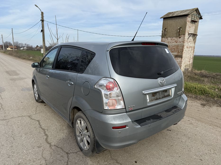 Toyota Corolla Verso 2.2 на части