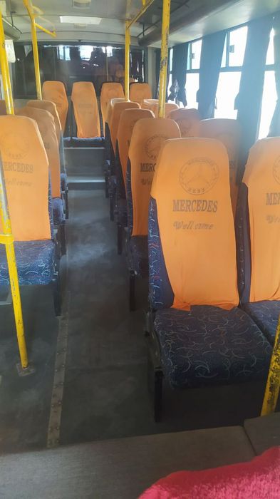 Avtobus sotiladi Isuzu Np21