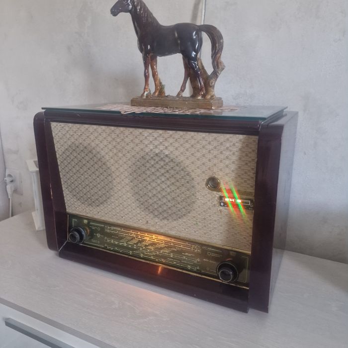 Radio Vef Akkord Rusesc 1950 adaptat cu Bluetooth