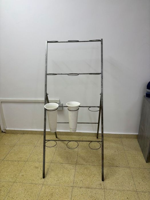 Стойка за вази за букети