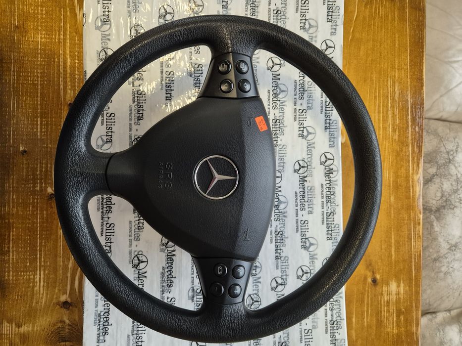 W169 Мерцедес класа волан