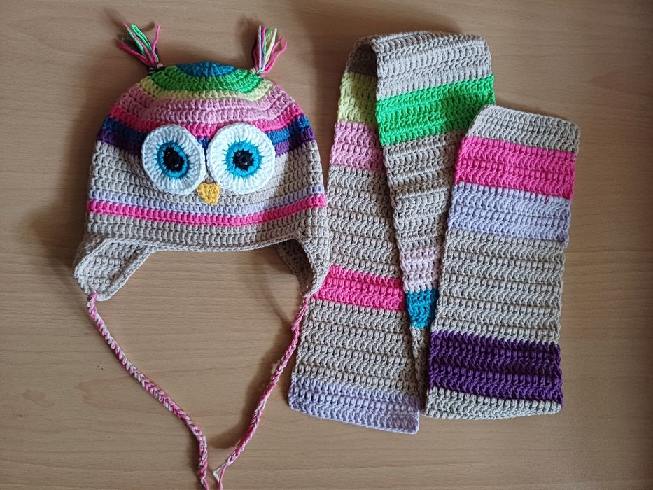 Плетени детски шапки и шалчета