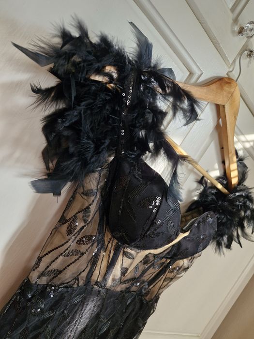 Нова дамска официална бална рокля пера