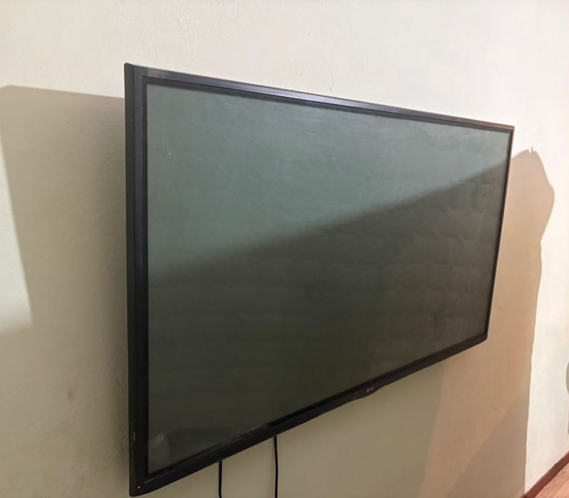 JG телевизор  большой