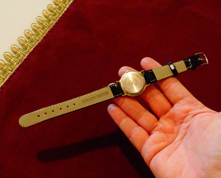 Continental швейцарски ръчен часовник,перфектен.