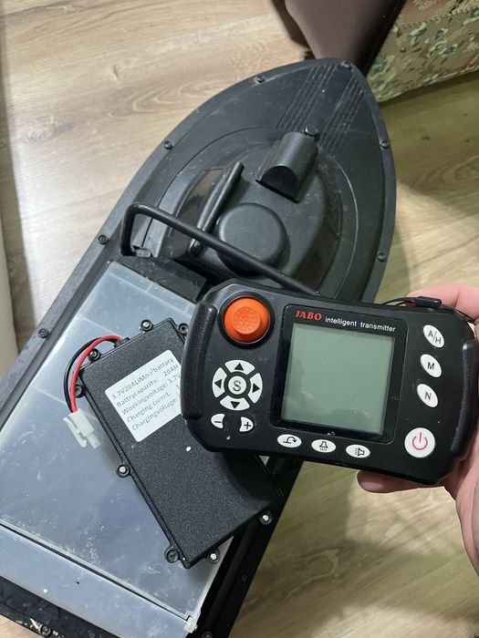 Лодка за захранка Jabo-2CG