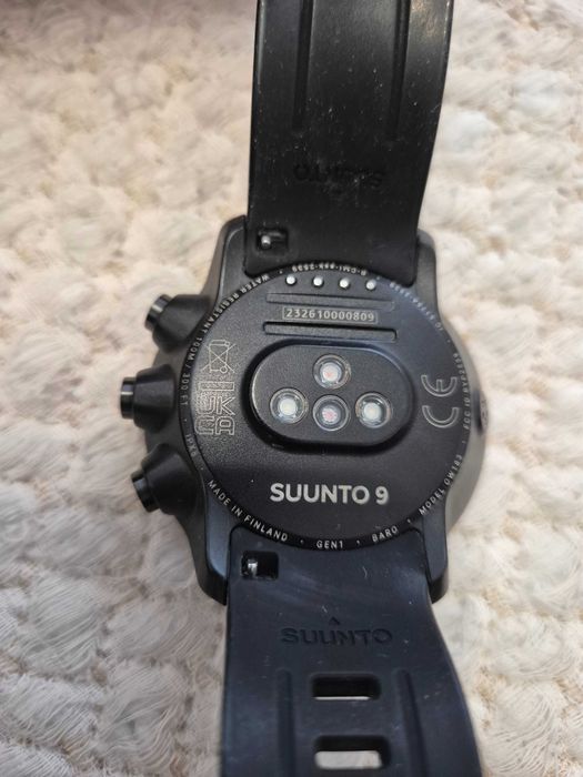 Продавам Suunto 9 Baro