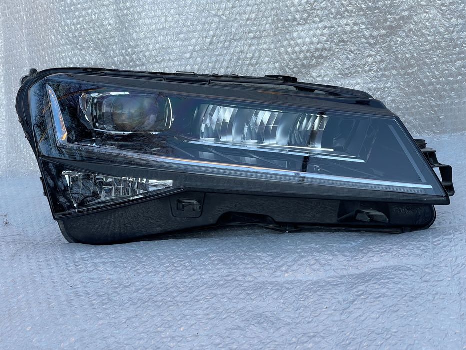 Far Faruri  stanga / dreapta  SKODA SUPERB 3 FACELIFT 2019 - 2021