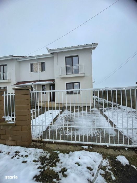 360 Grade Imobiliare închiriază jumătate de duplex nou – Moșnița Nouă