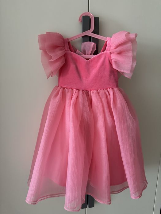 Продам платье нарядное для девочки