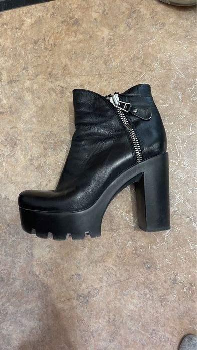 Женская обувь