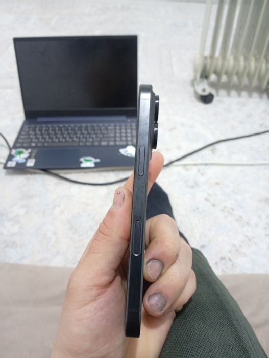 Срочно продам айфон 16 про 256г