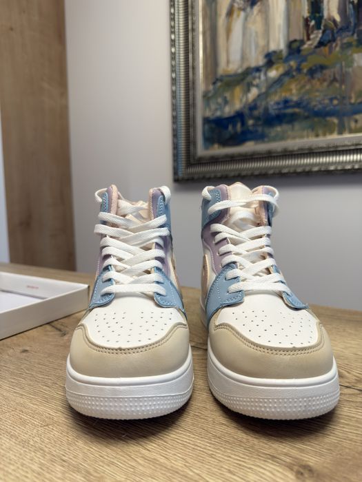 Дамски високи обувки