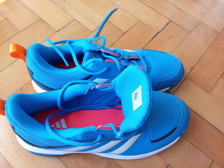 Маратонки адидас