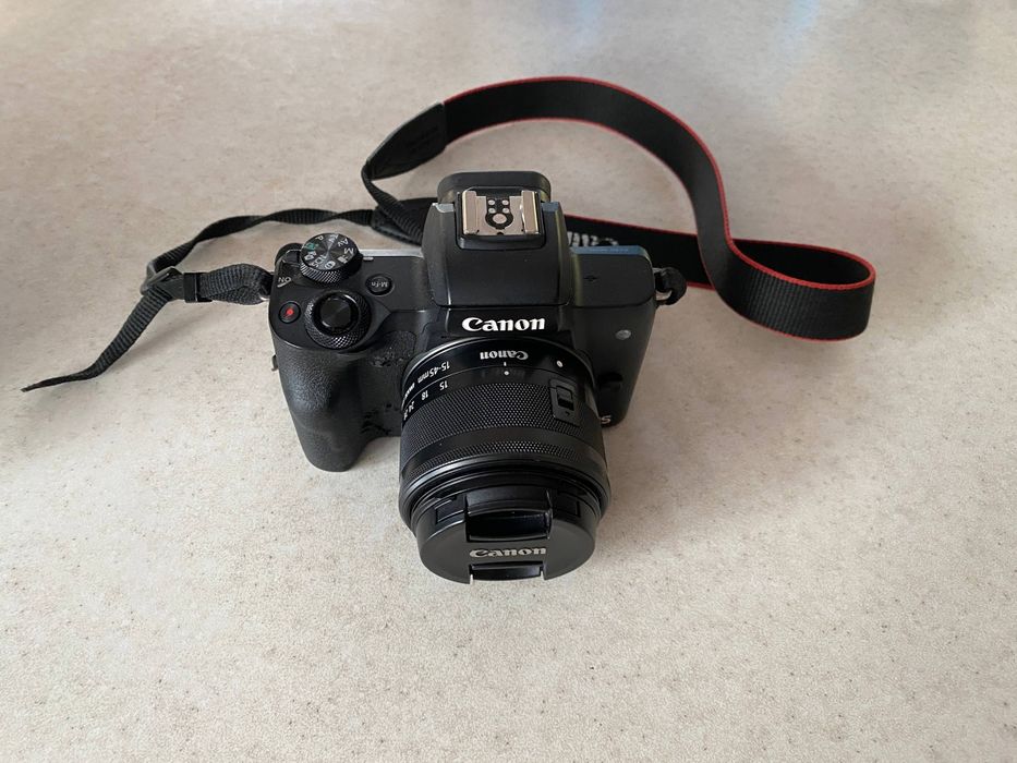 Продам фотоаппарат canon m50