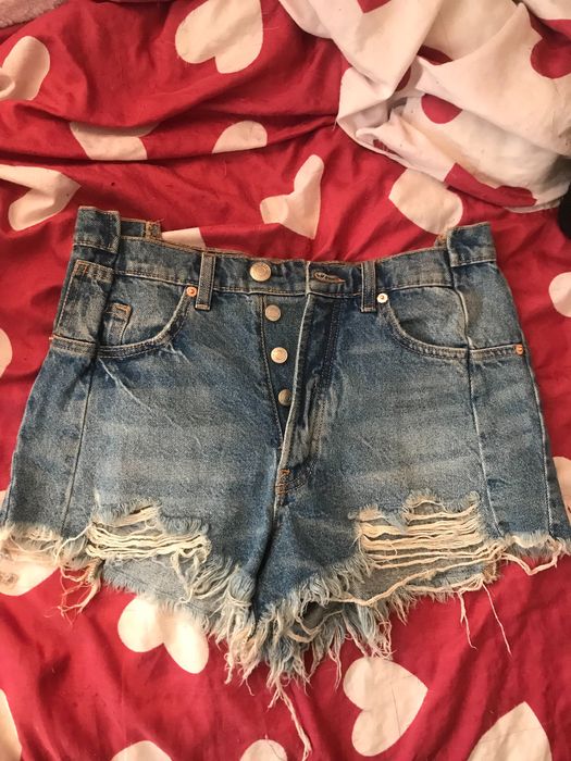 Къси панталони М