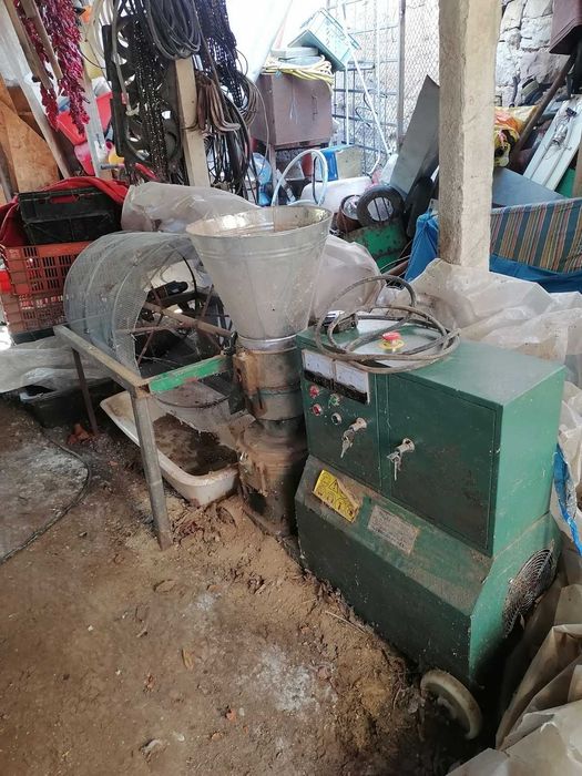 Машина за пелети