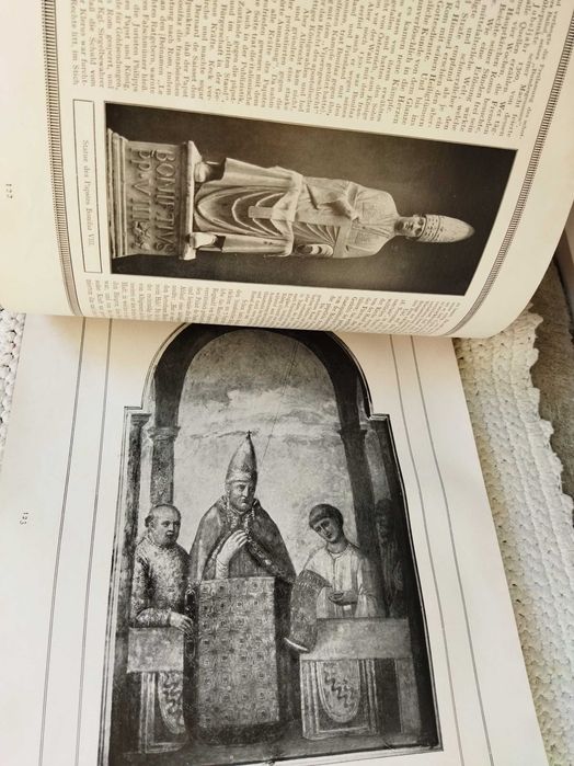 Уникат книга за Папството на немски език