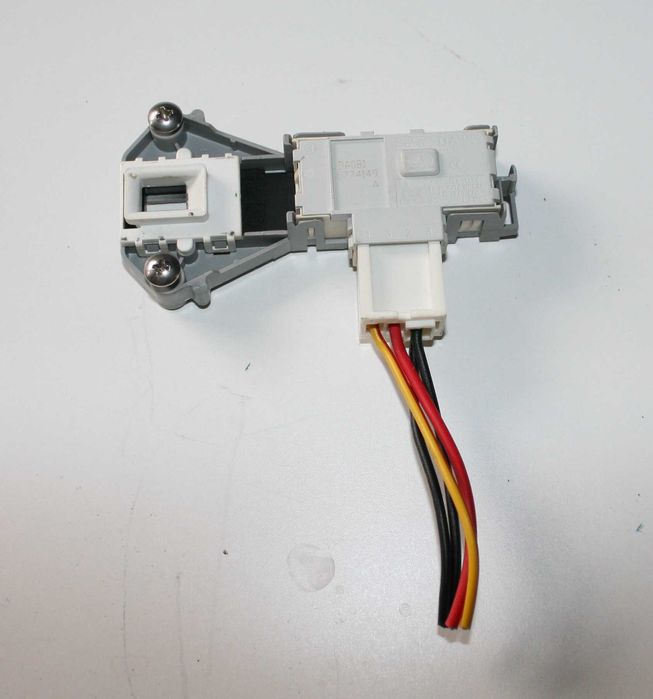 Продавам резервни части за пералня LG model:WD 14380TB