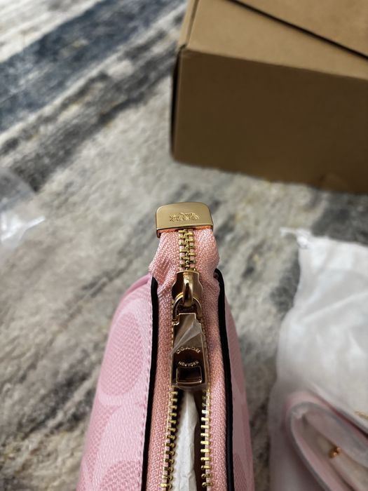 Geantă Coach roz originala nouă