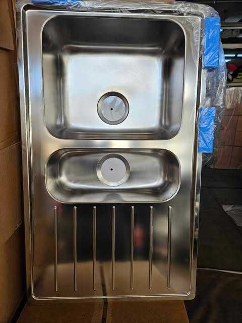 Двойна стоманена кухненска мивка с плот