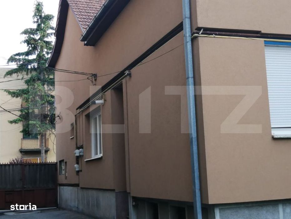 Casa de vanzare, 241.20 mp, zona Centrala