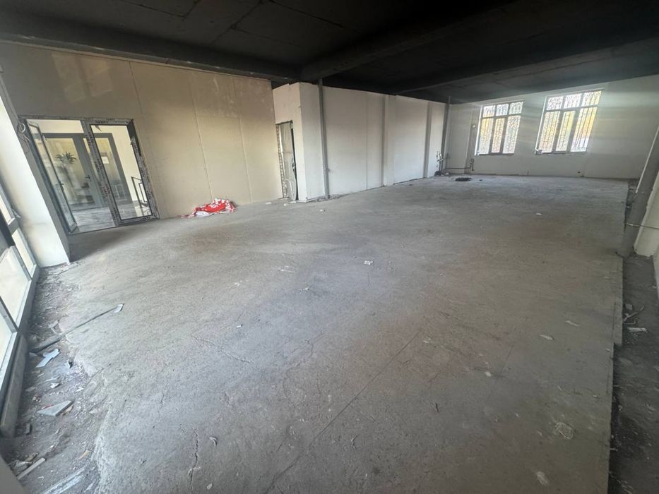 Сдаётся трехуровневая нежилой помещения для бизнеса