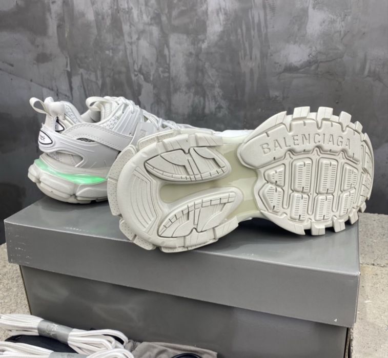 Balenciaga track led