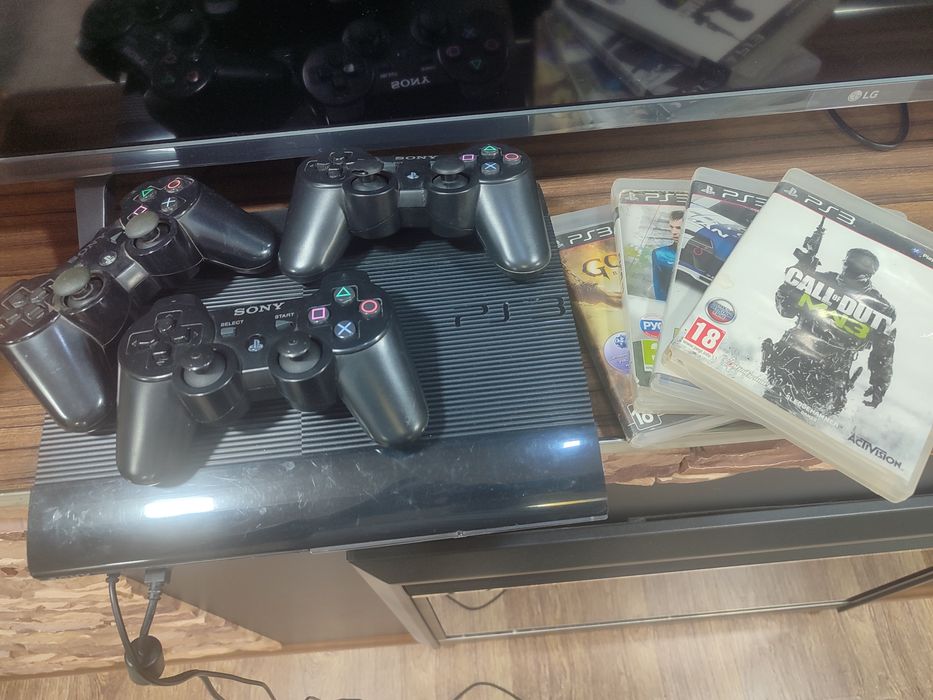 Продаётся игровая приставка Sony Play Station-3 Super Slim