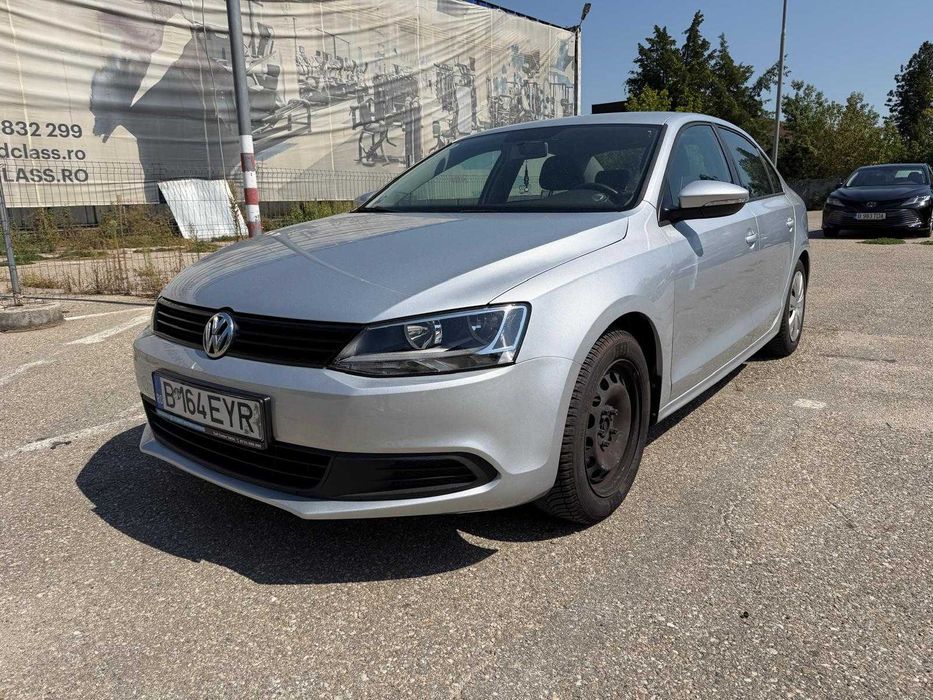 VOLKSWAGEN Jetta