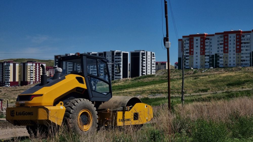 Виброкаток/ каток грунтовый услуги