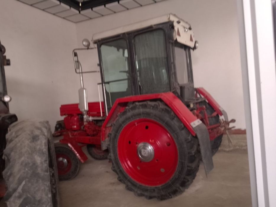 Traktor T28 Sotiladi