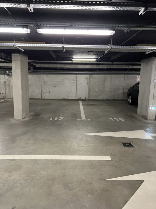 Vand loc parcare subteran Aviatiei