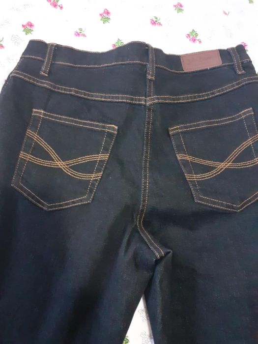 Blugi Jeans stretch cu talie semi inalta, drepti masura 38