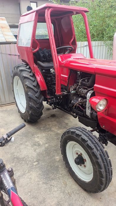 Tractor u445 de vie