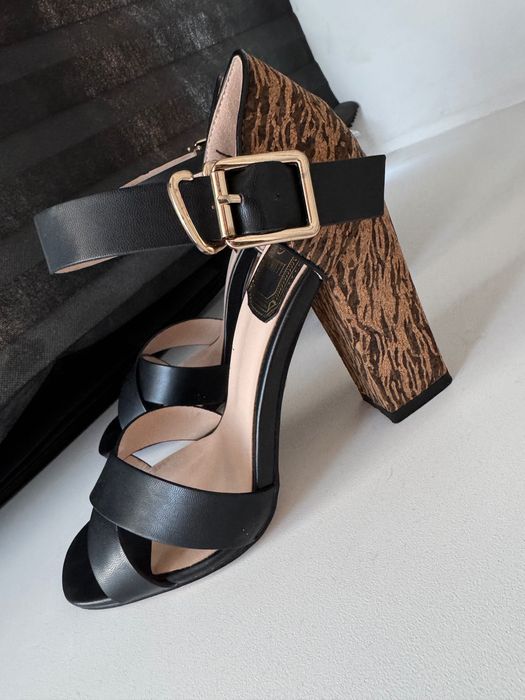 Продам женские туфли